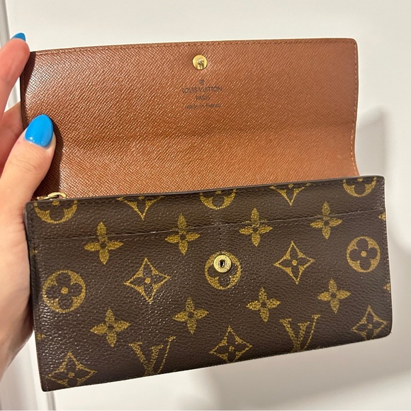 Louis Vuitton Sarah Wallet - Picture 5 of 10